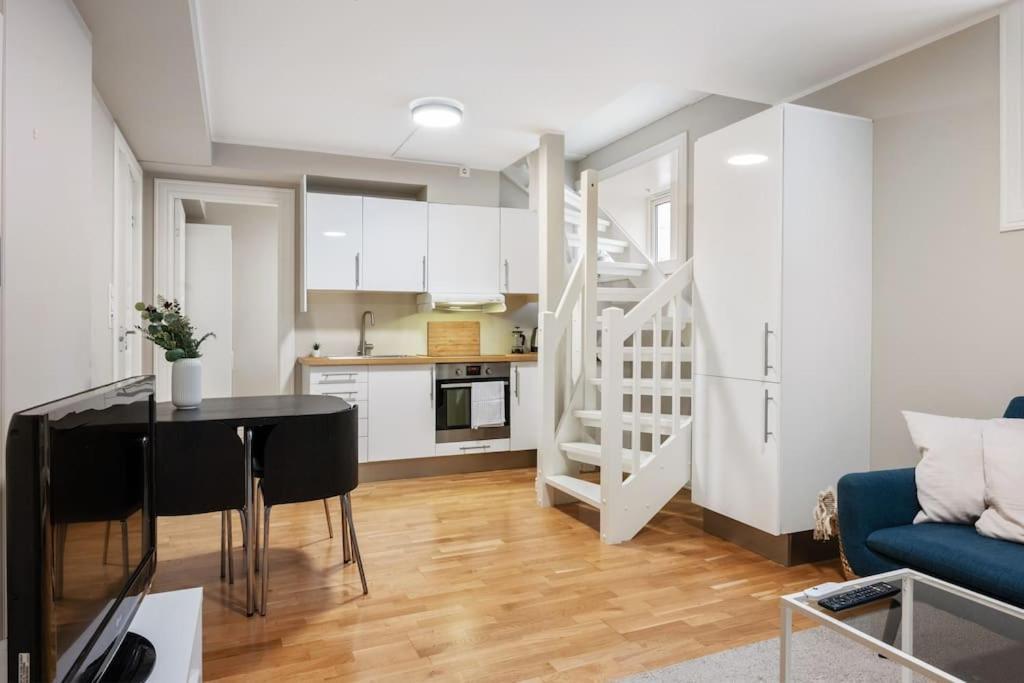 New! Modern City Apt: Central W/ Private Entrence Bergen Buitenkant foto