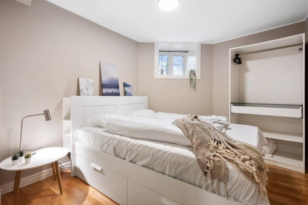 New! Modern City Apt: Central W/ Private Entrence Bergen Buitenkant foto